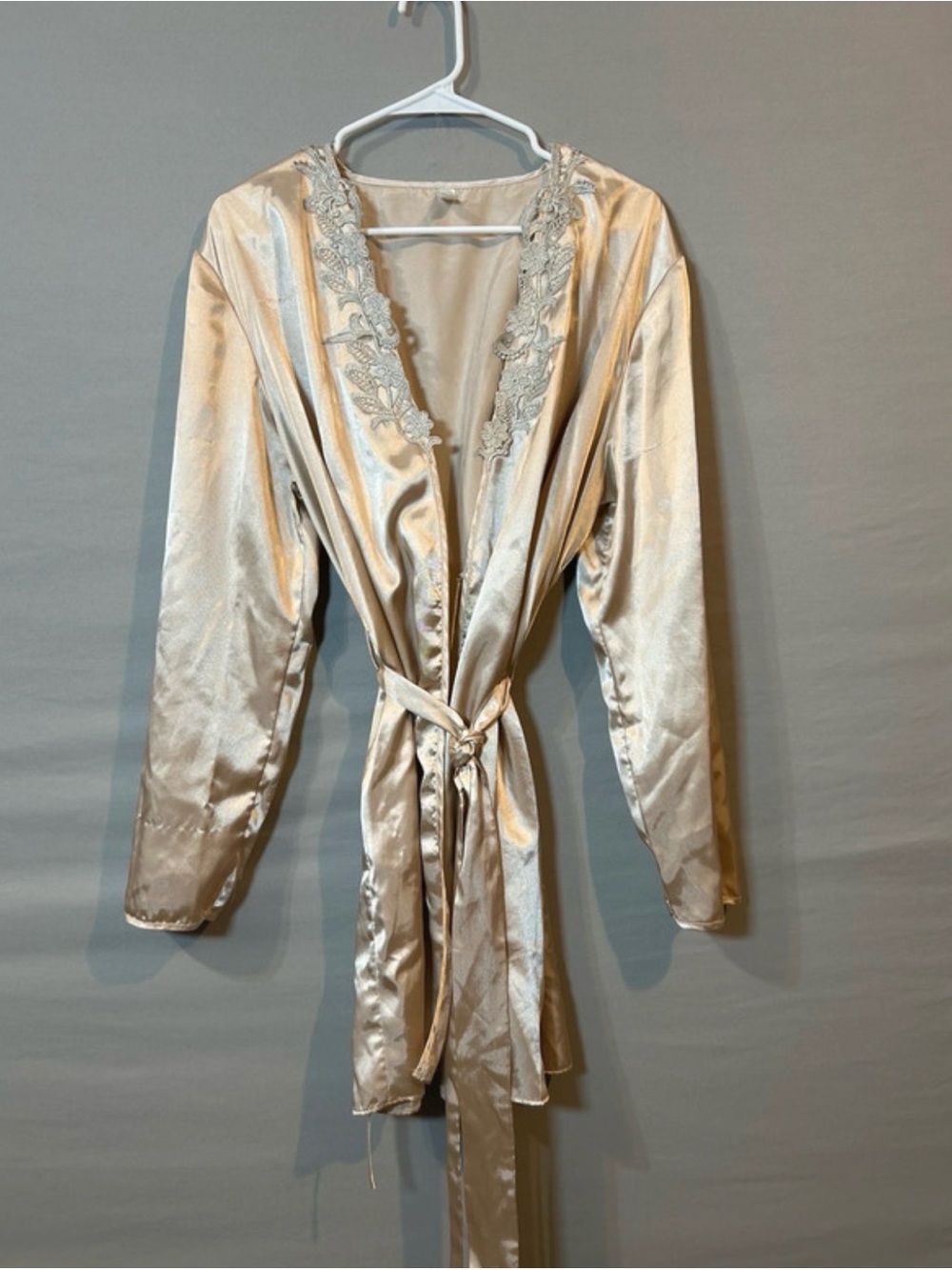 Silky Lace-Trim Open Robe in Champagne